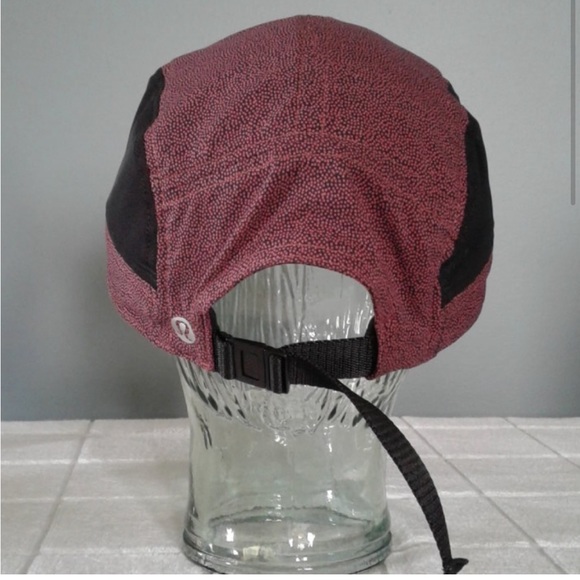 Lululemon surge run hat pebbleshire fireside red. - Picture 3 of 15